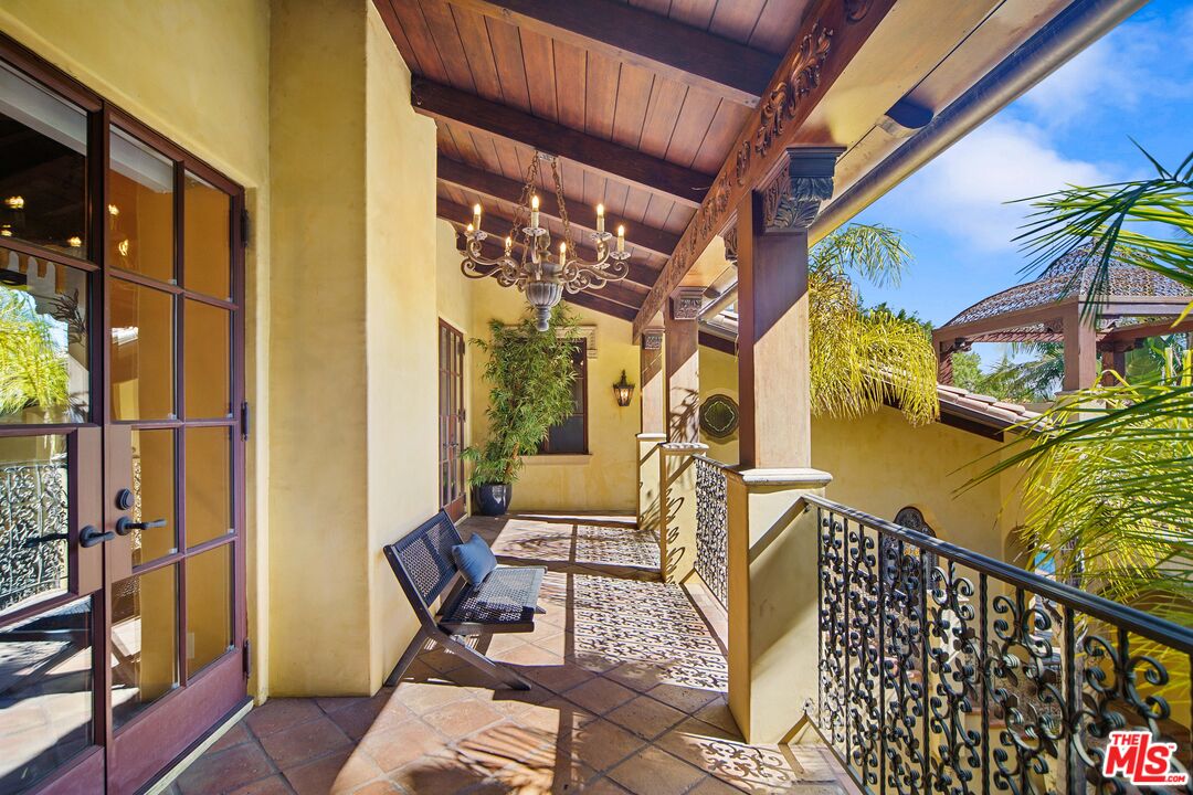 city light views & old hollywood glamour