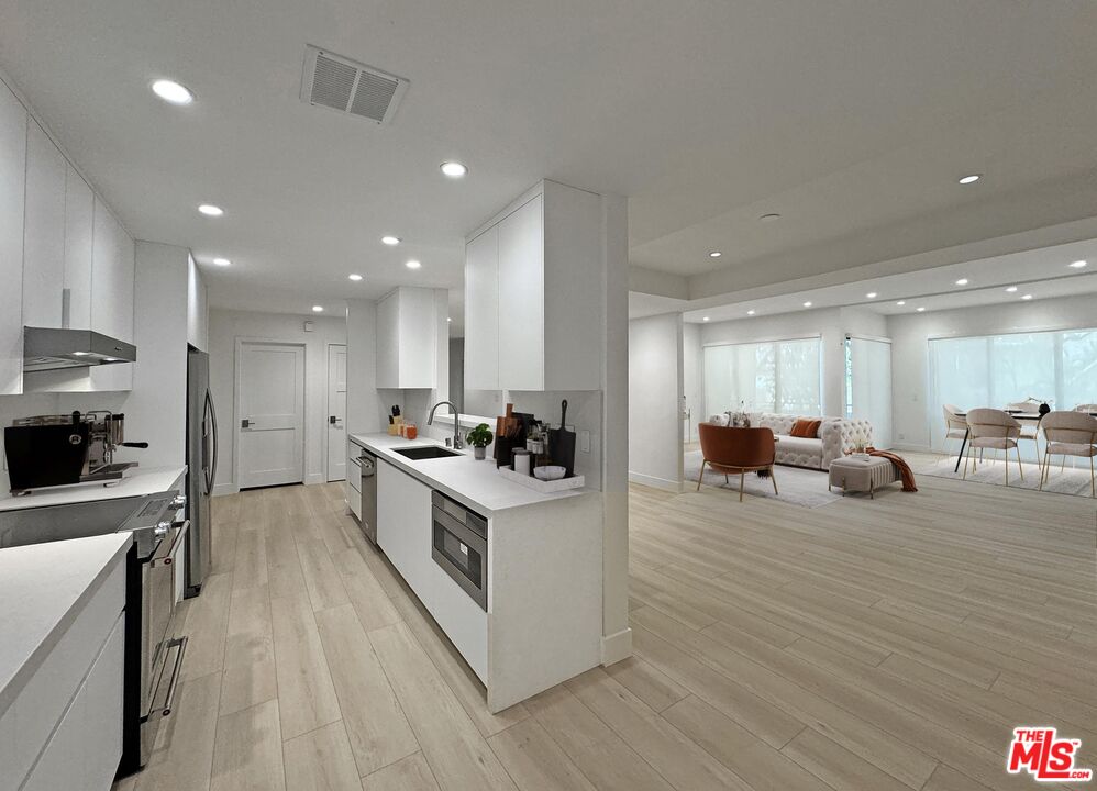 1870 Veteran Ave Unit: 116