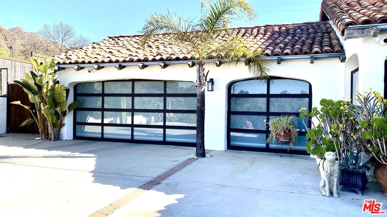 Contemporary Mediterranean estate