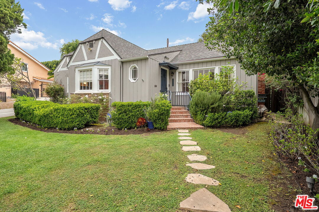 3711 Monon St