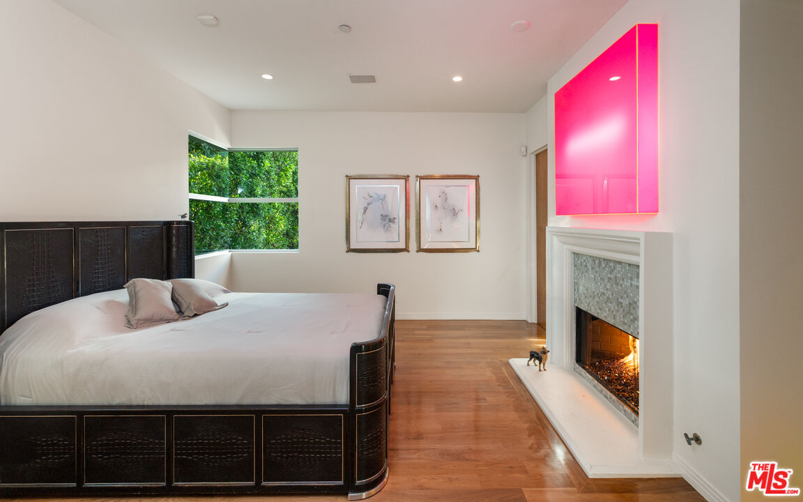 a legendary Hollywood Art Deco residence