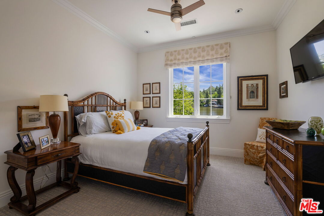 Lakeside Living at Malibou Lake Mountain Club