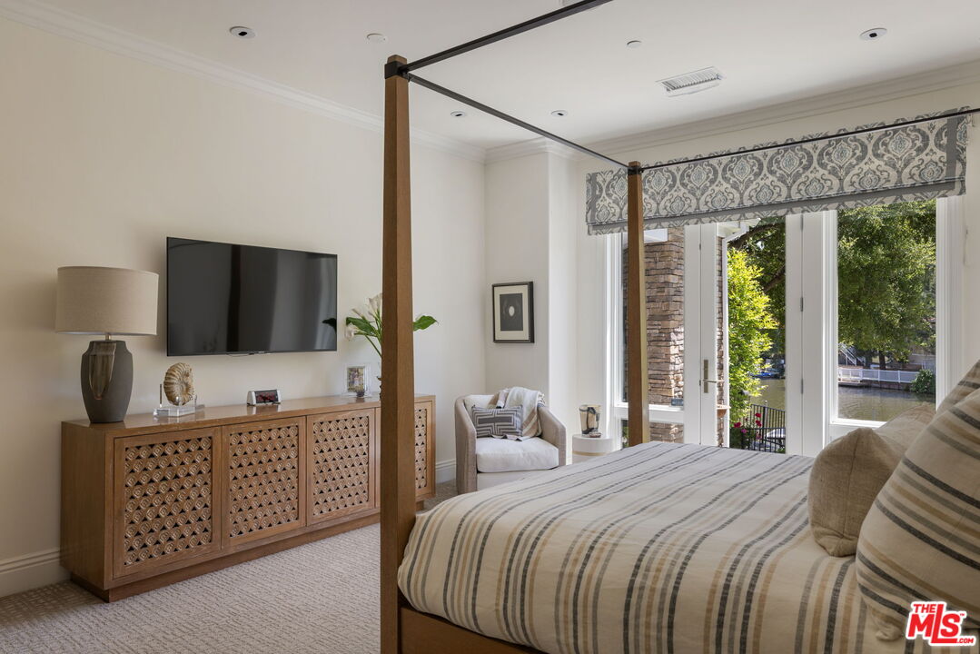 Lakeside Living at Malibou Lake Mountain Club