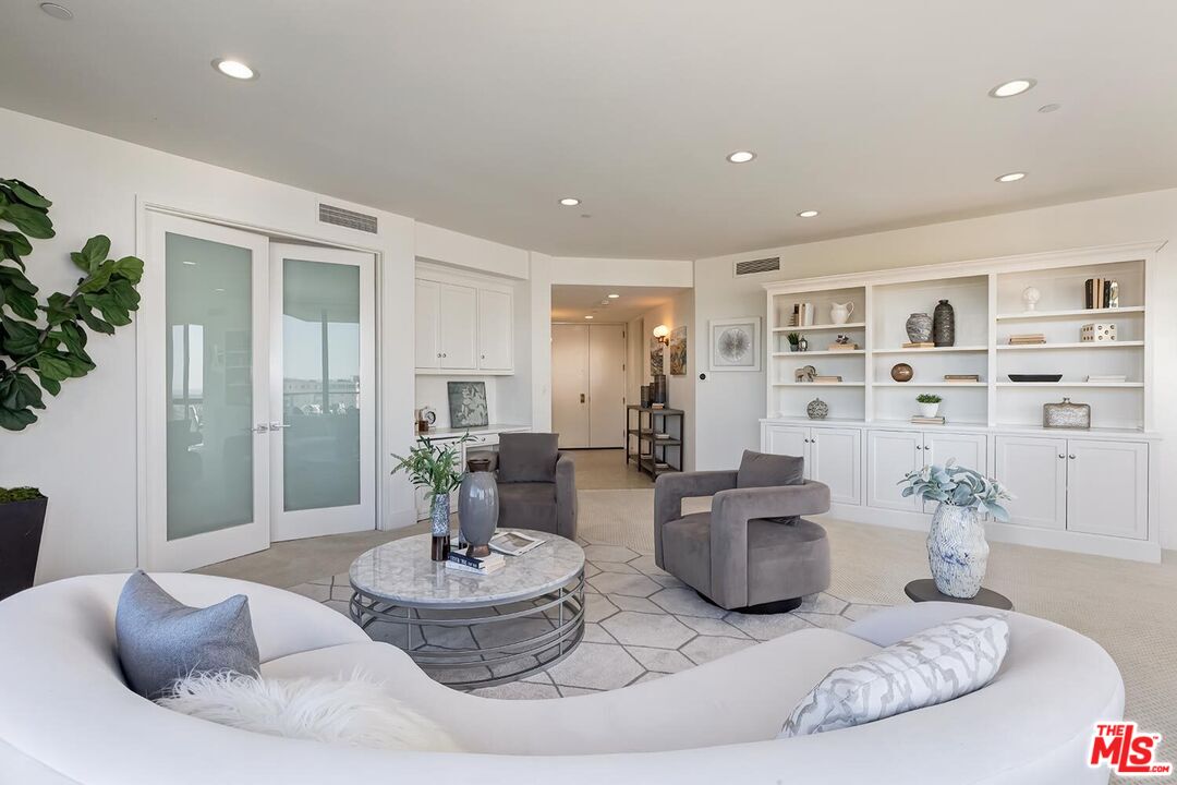 10350 Wilshire Blvd Unit: 1102