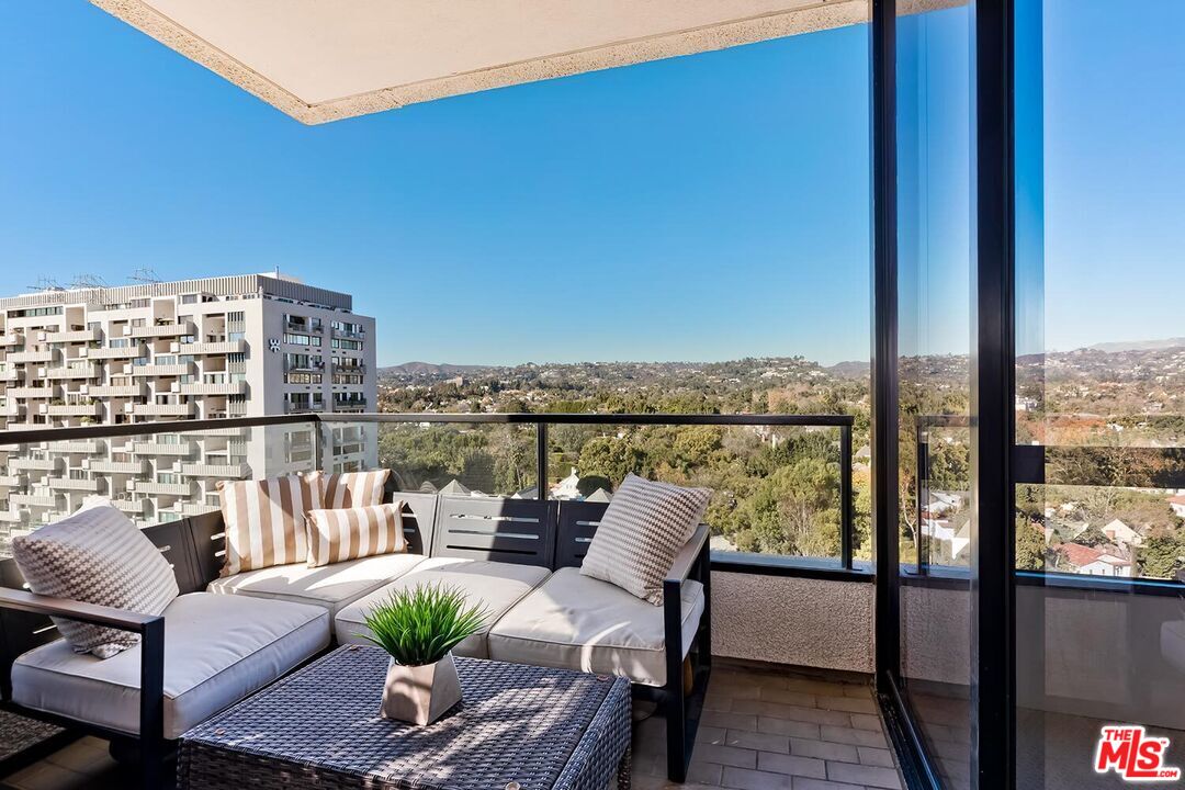 10350 Wilshire Blvd Unit: 1102
