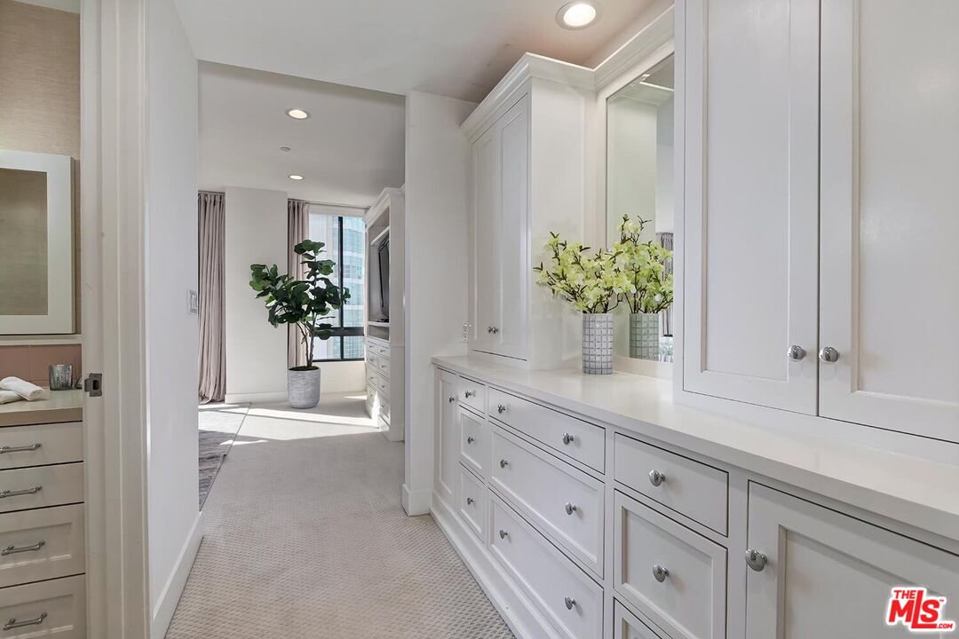 10350 Wilshire Blvd Unit: 1102