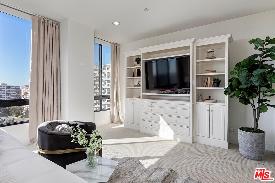 10350 Wilshire Blvd Unit: 1102