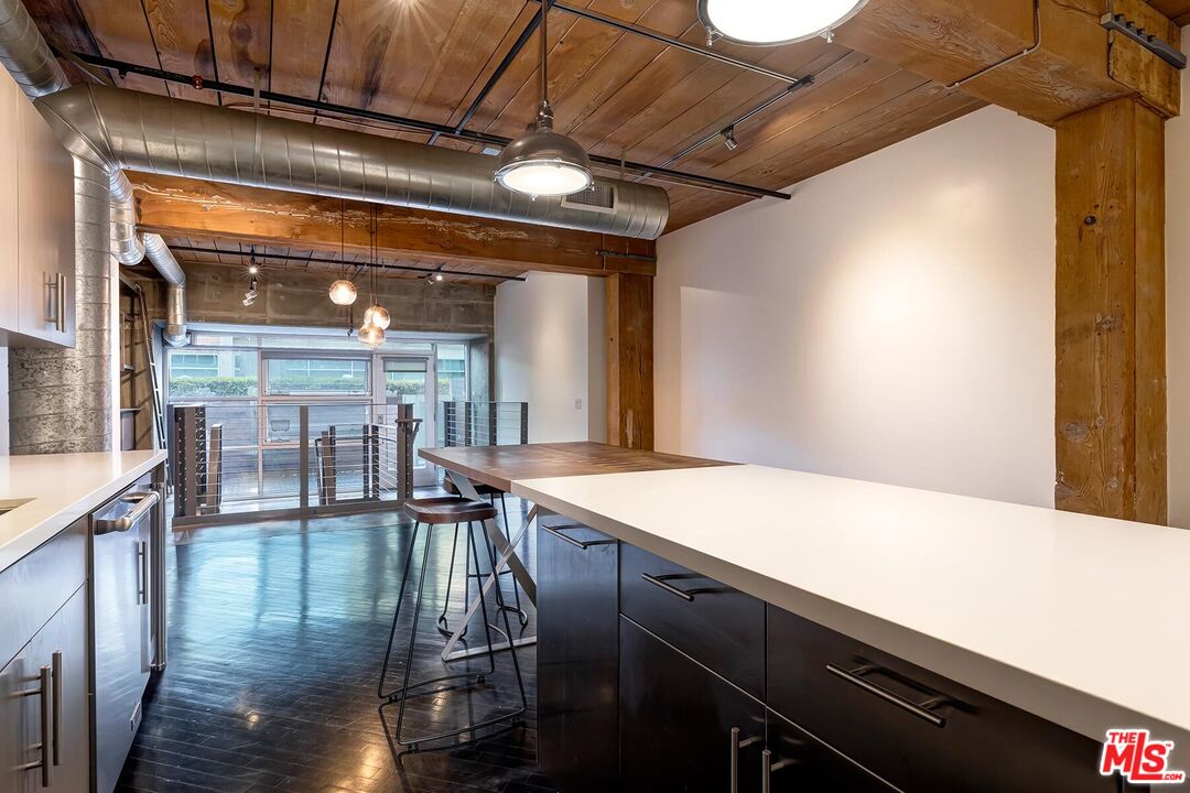 530 S Hewitt St Unit: 126