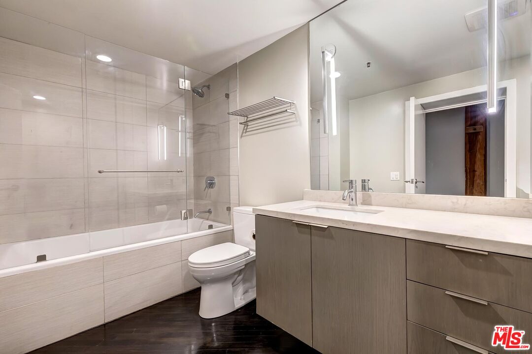 530 S Hewitt St Unit: 126