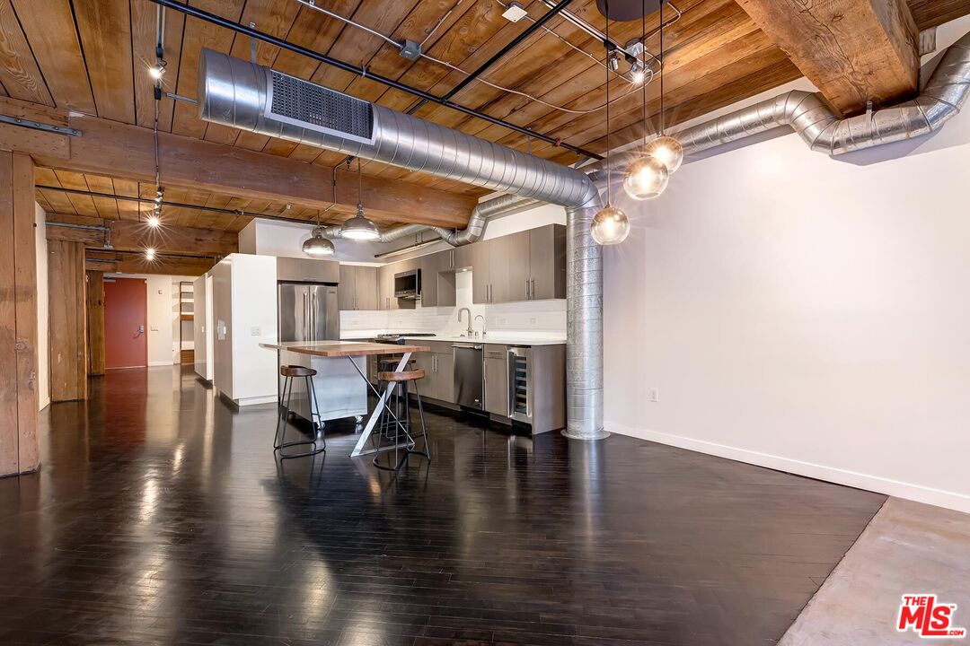 530 S Hewitt St Unit: 126