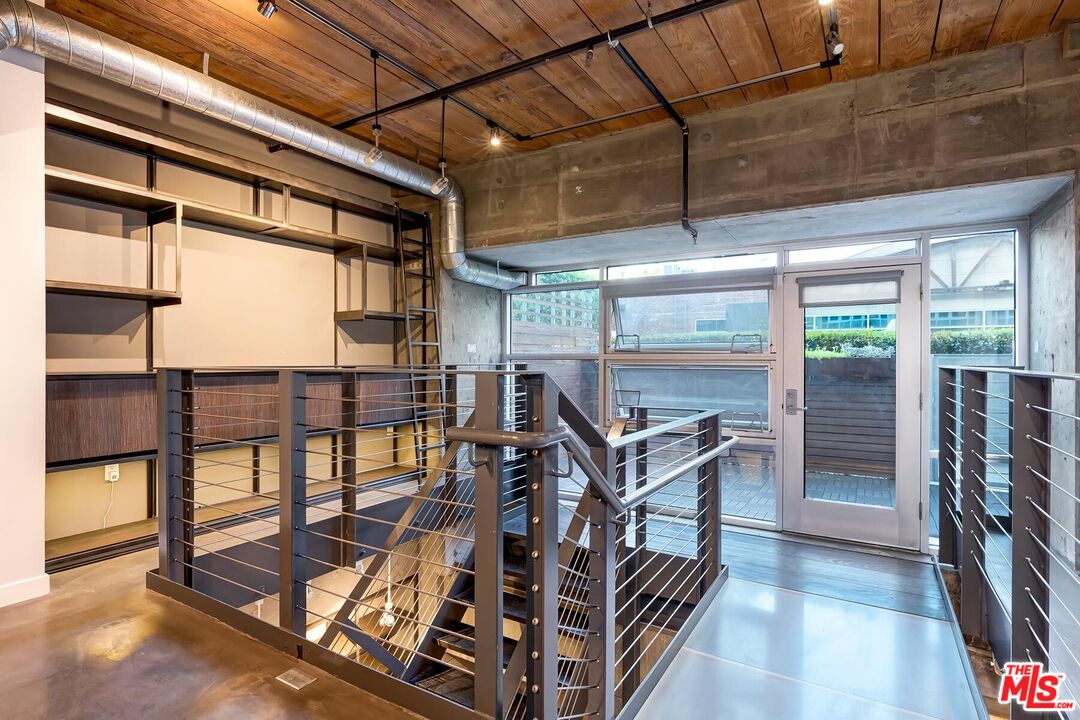 530 S Hewitt St Unit: 126