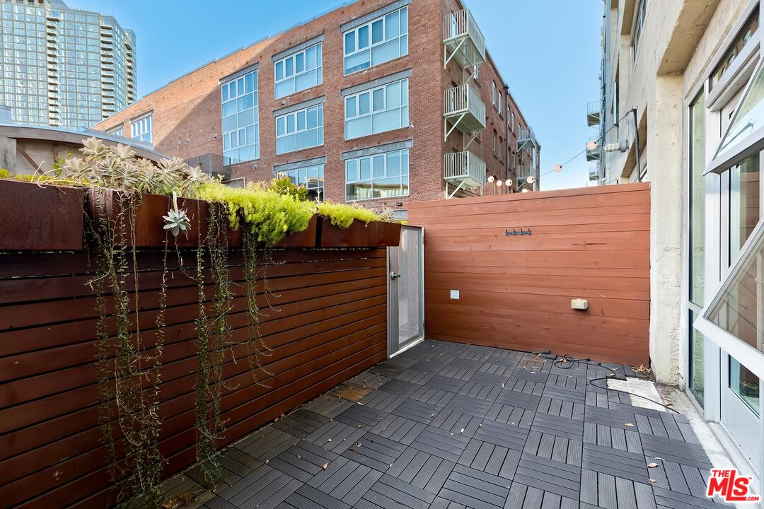 530 S Hewitt St Unit: 126