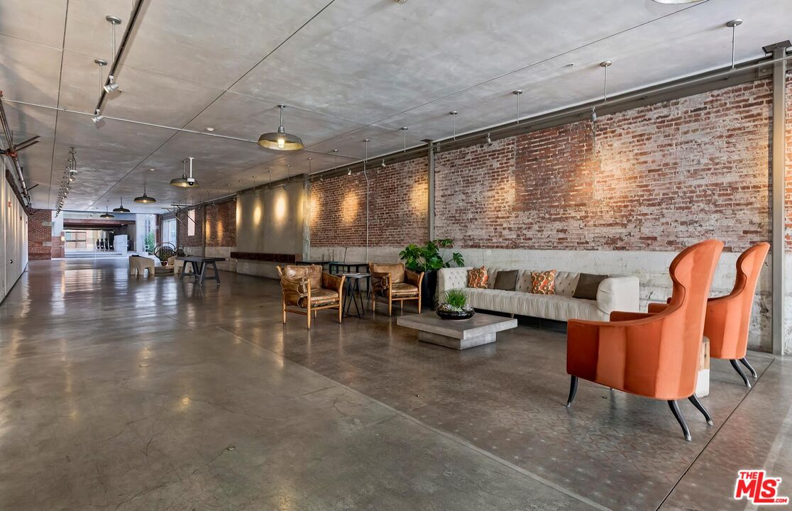 530 S Hewitt St Unit: 126