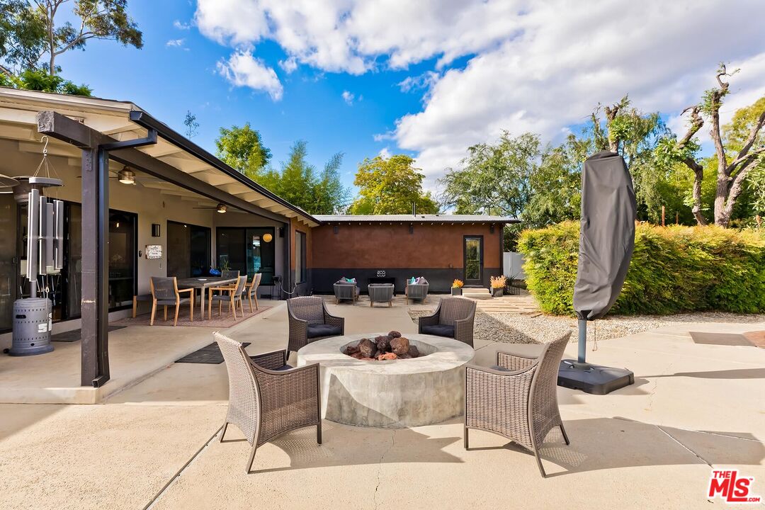 mid-century modern ranch home 