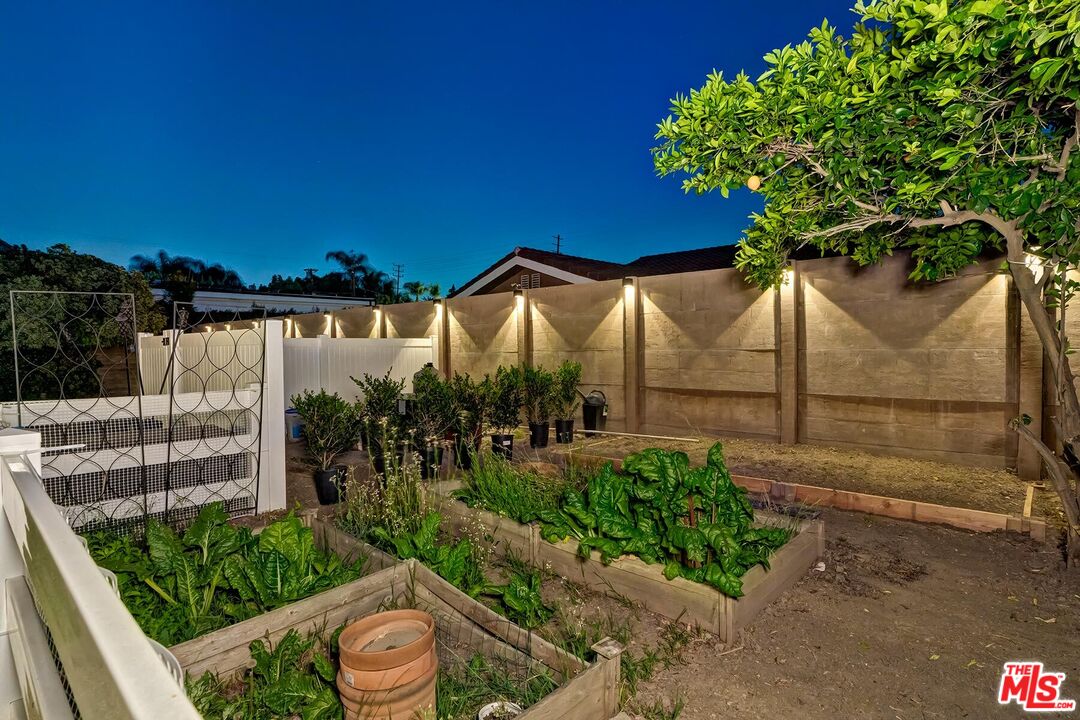 mid-century modern ranch home 