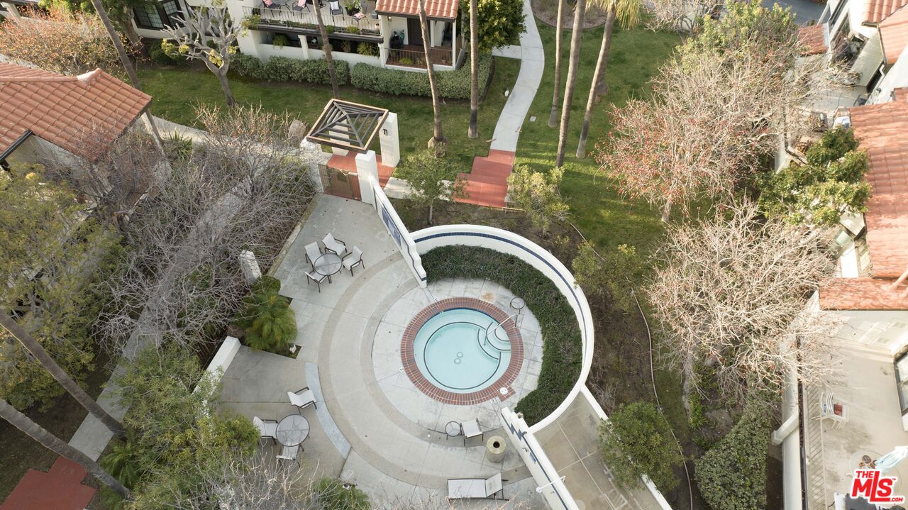 The Colony at Mandalay Beach