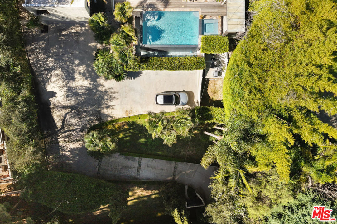2731 Hutton Dr
