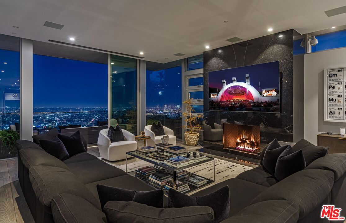 1474 Blue Jay Way