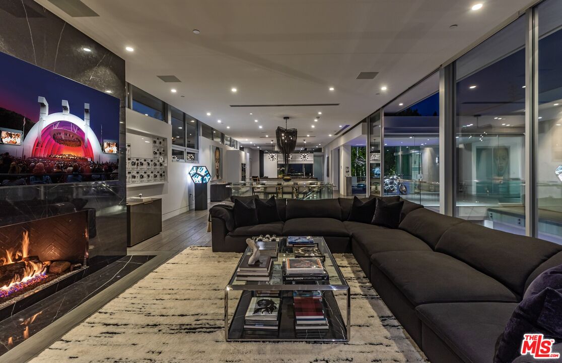 1474 Blue Jay Way