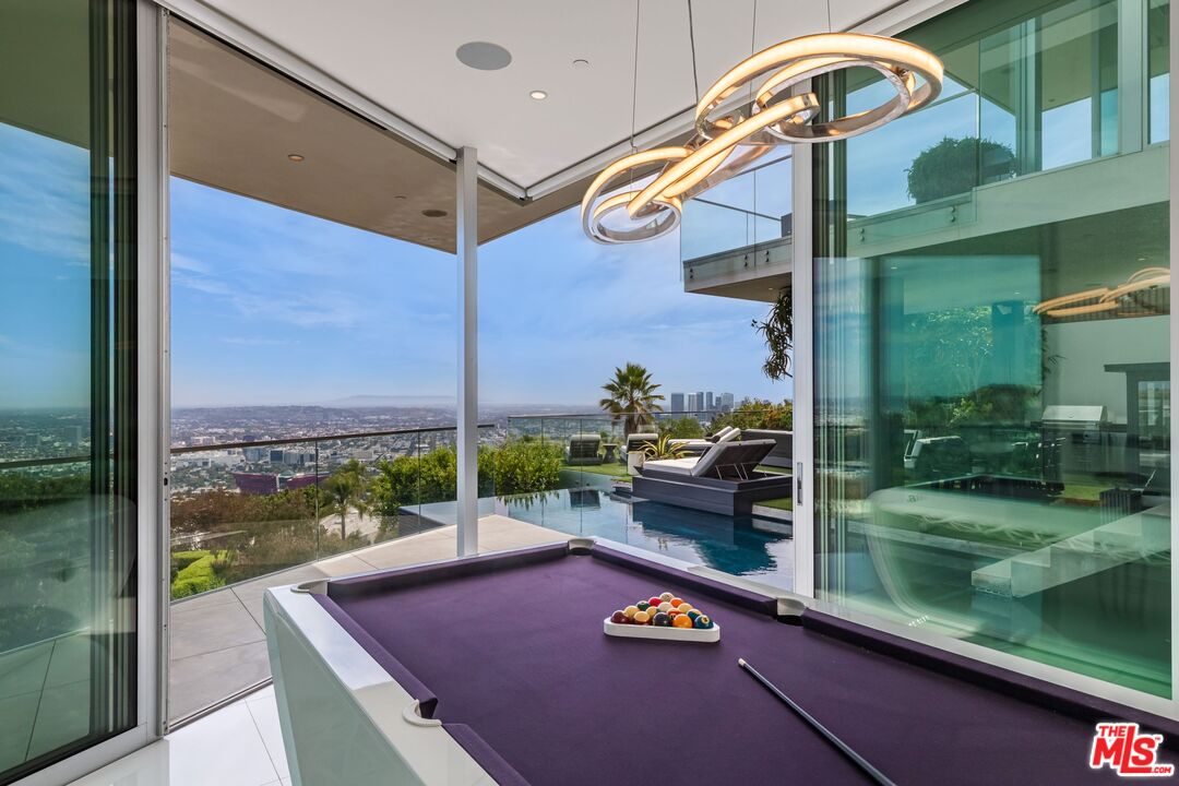 1474 Blue Jay Way