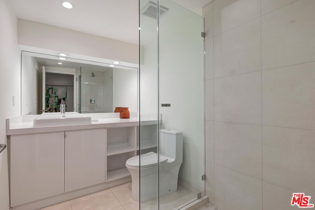 7586 Woodrow Wilson Dr