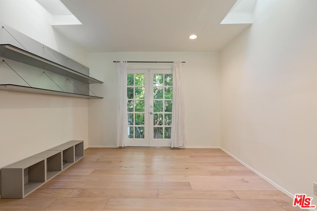 7586 Woodrow Wilson Dr