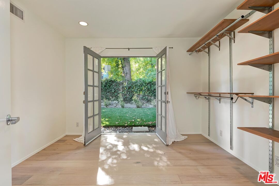 7586 Woodrow Wilson Dr