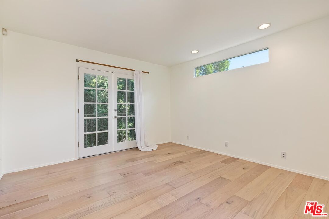 7586 Woodrow Wilson Dr