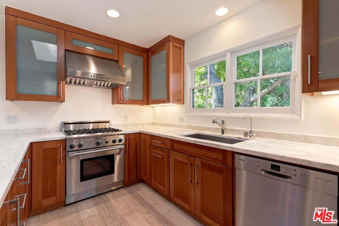 7586 Woodrow Wilson Dr
