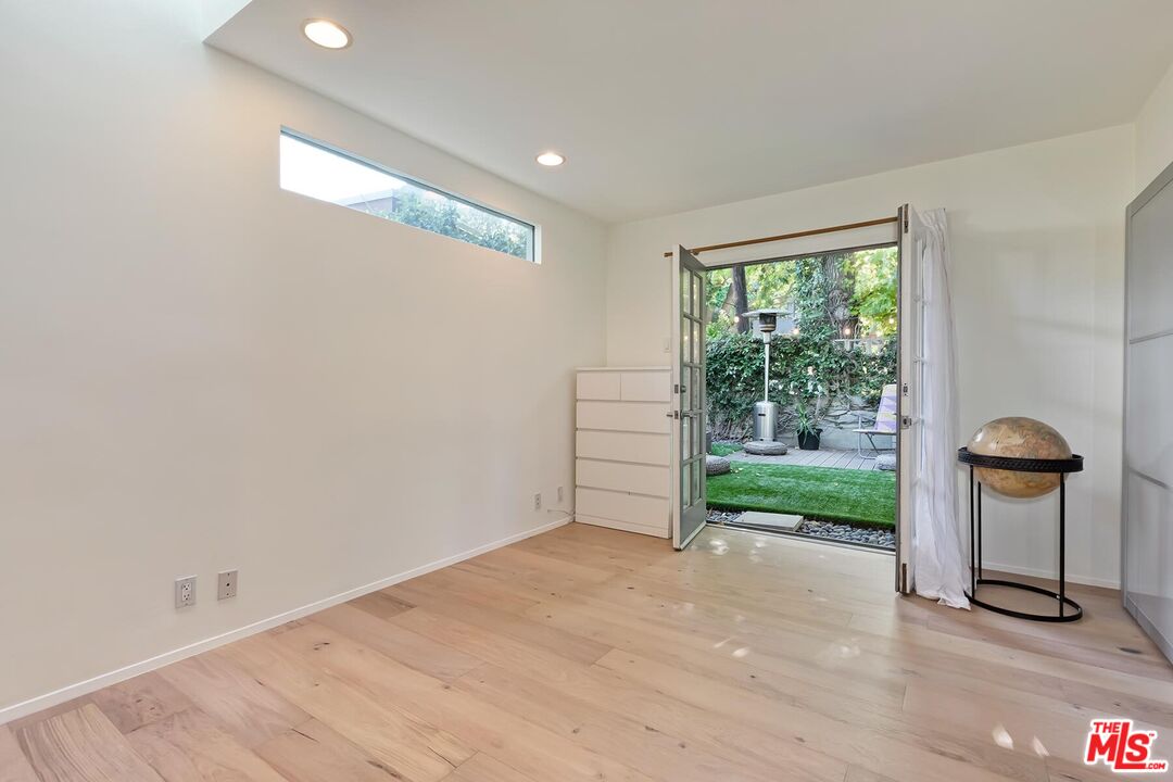 7586 Woodrow Wilson Dr