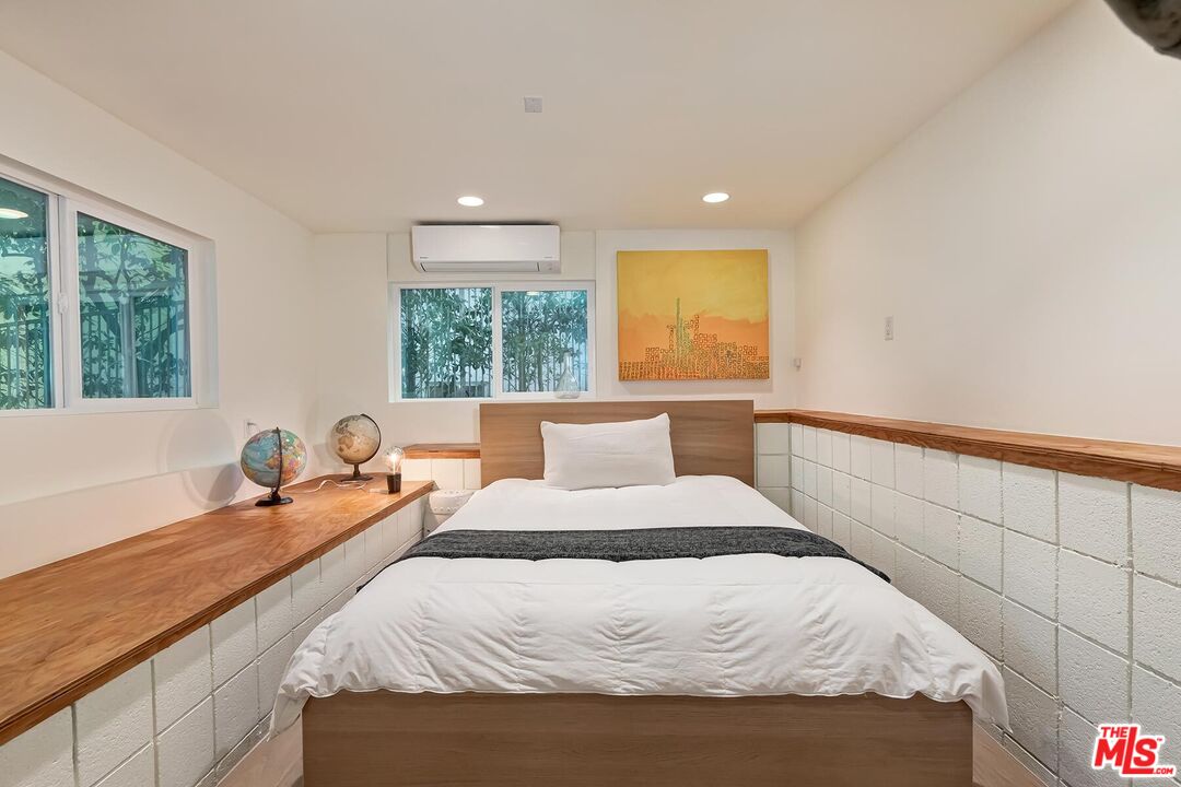 7586 Woodrow Wilson Dr