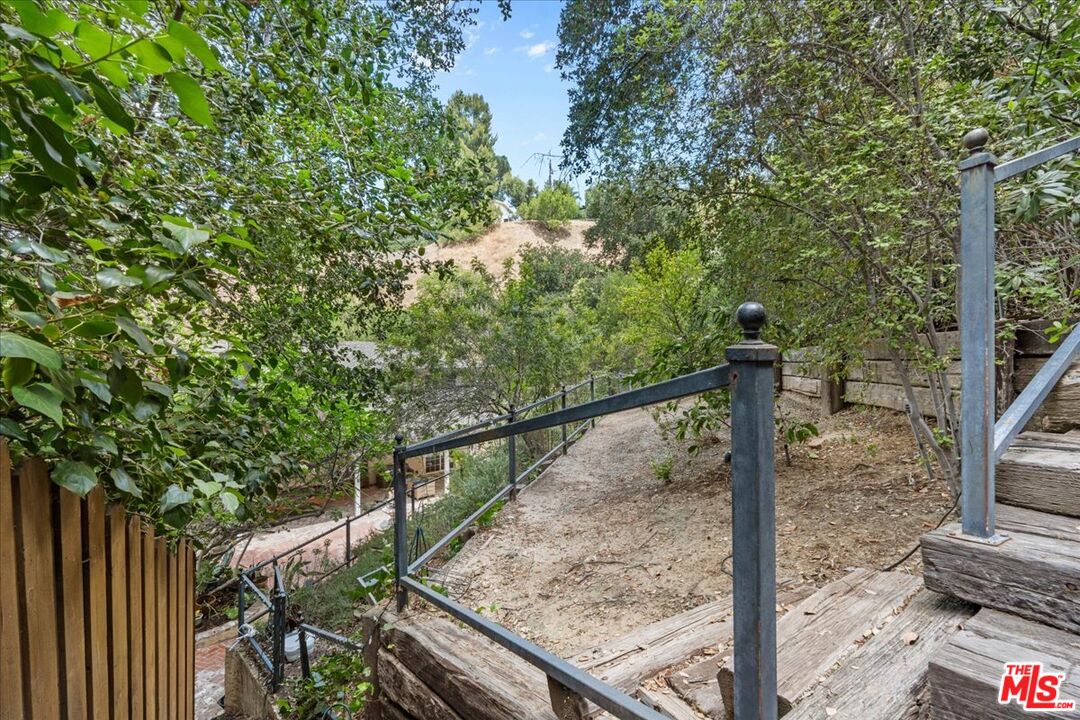 4635 Esparto St