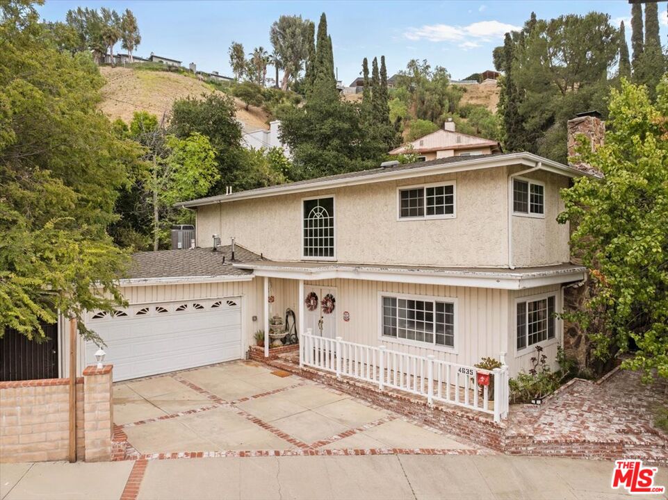 4635 Esparto St