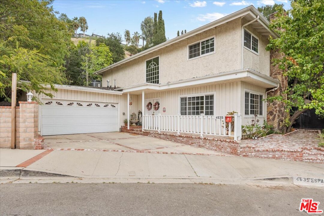 4635 Esparto St