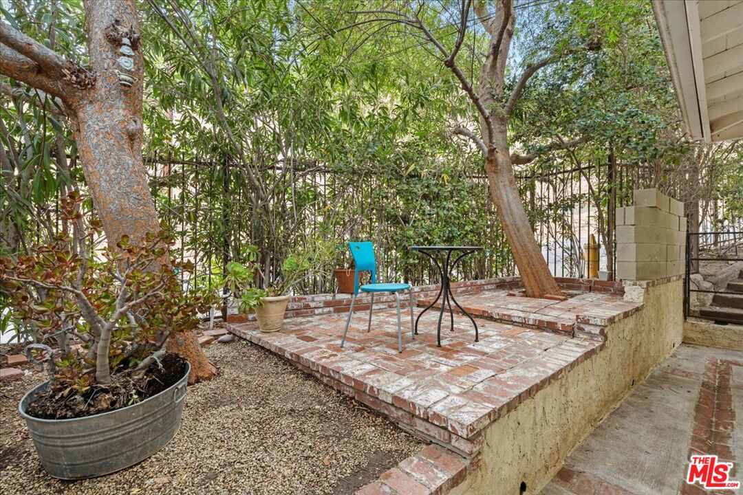 4635 Esparto St