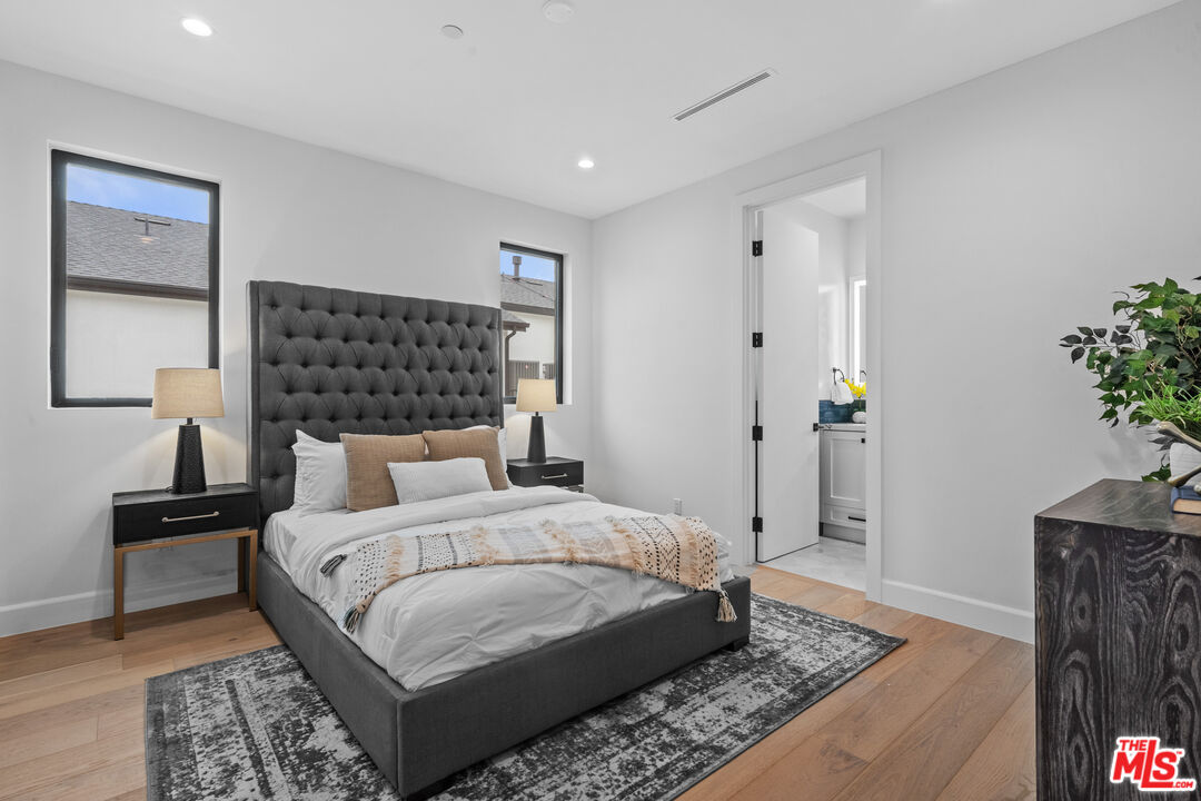 stunning modern farmhouse