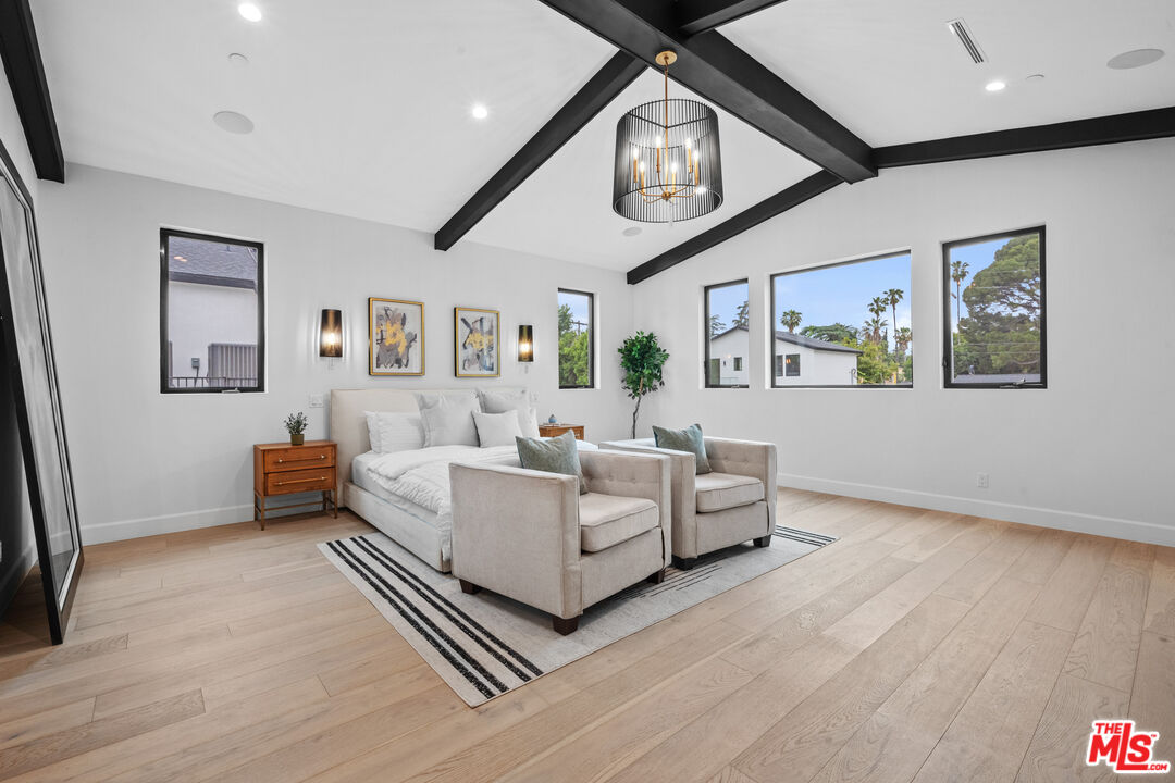 stunning modern farmhouse