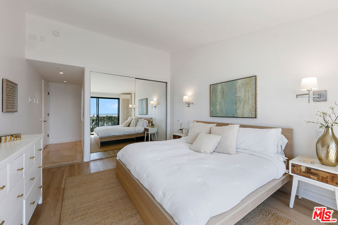 the guard-gated Zuma Bay Villas