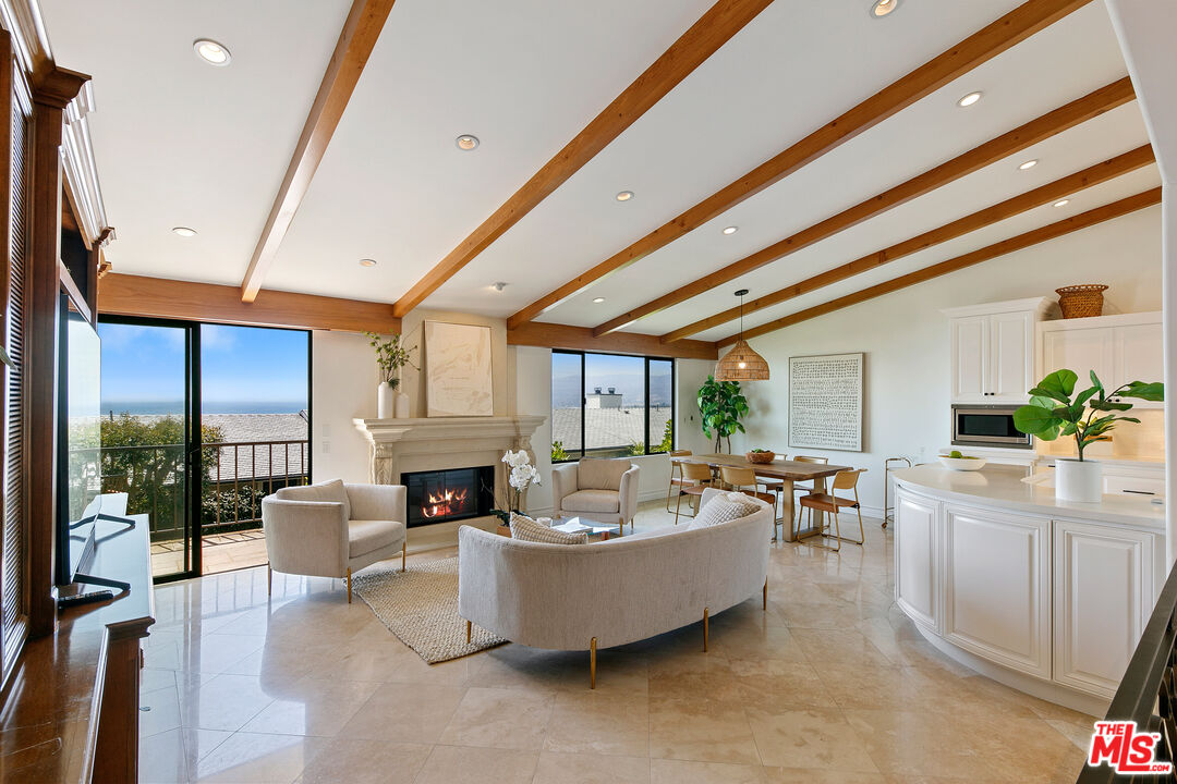 the guard-gated Zuma Bay Villas