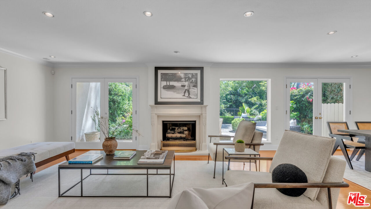 Spacious Bel Air Ridge Residence