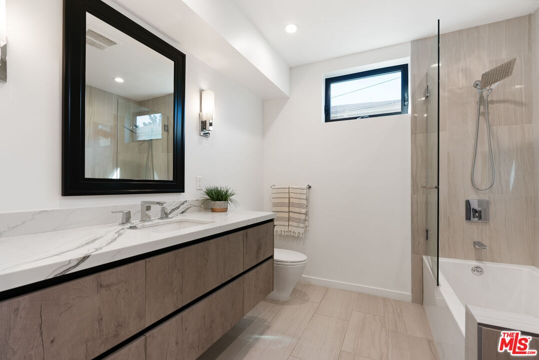 An architectural contemporary