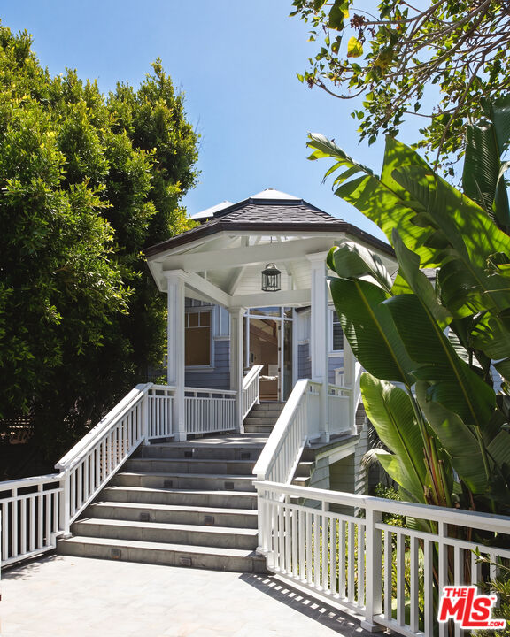 80-ft beachfront lot on exclusive broad beach 