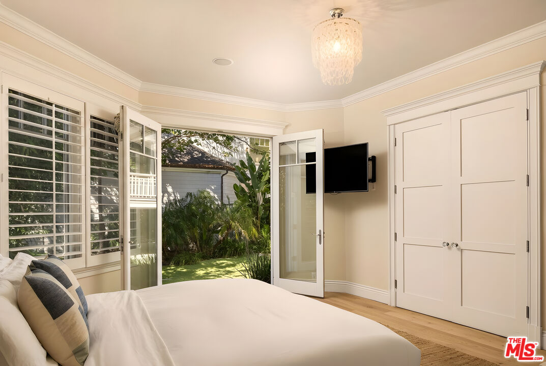 80-ft beachfront lot on exclusive broad beach 