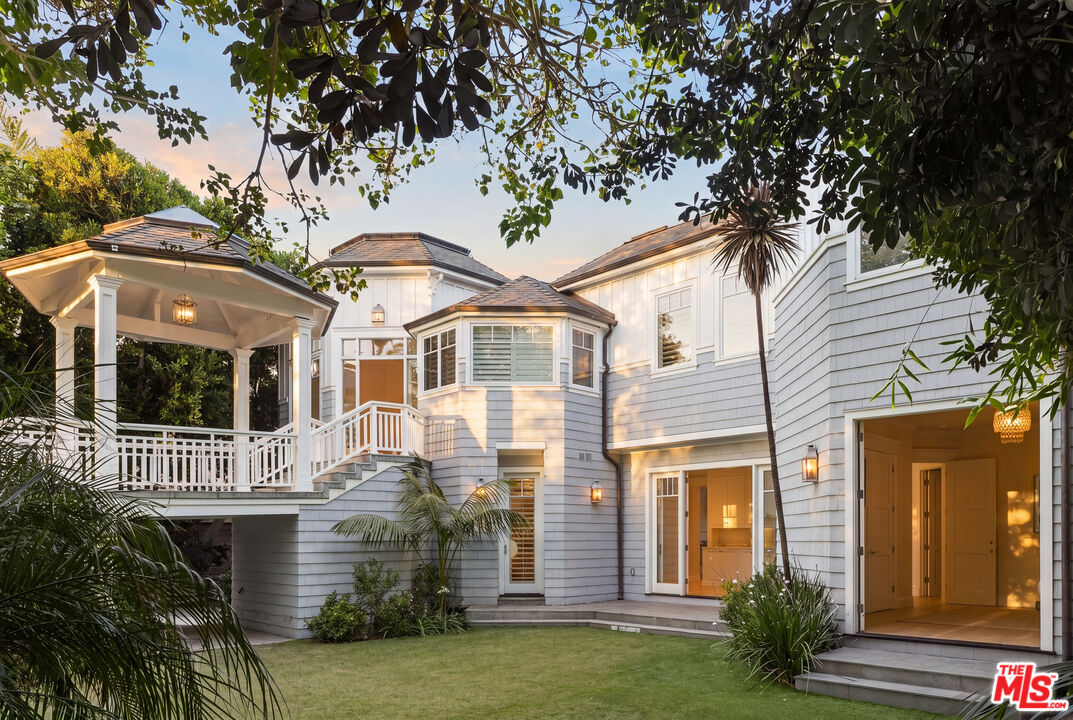 80-ft beachfront lot on exclusive broad beach 