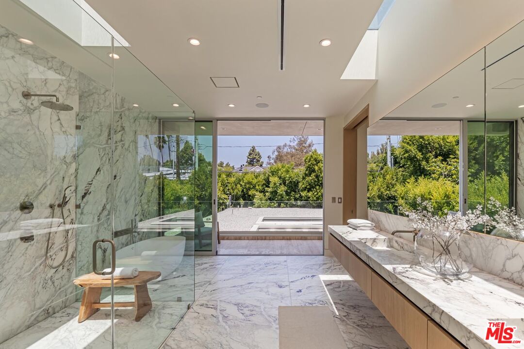 a brand new warm contemporary