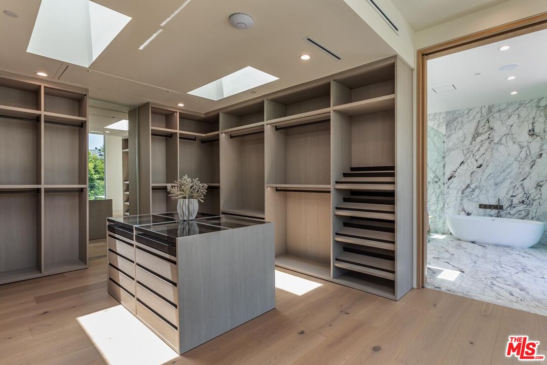 a brand new warm contemporary