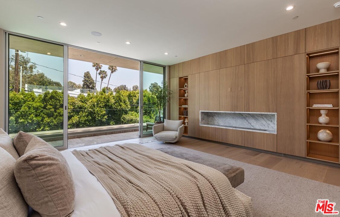 a brand new warm contemporary