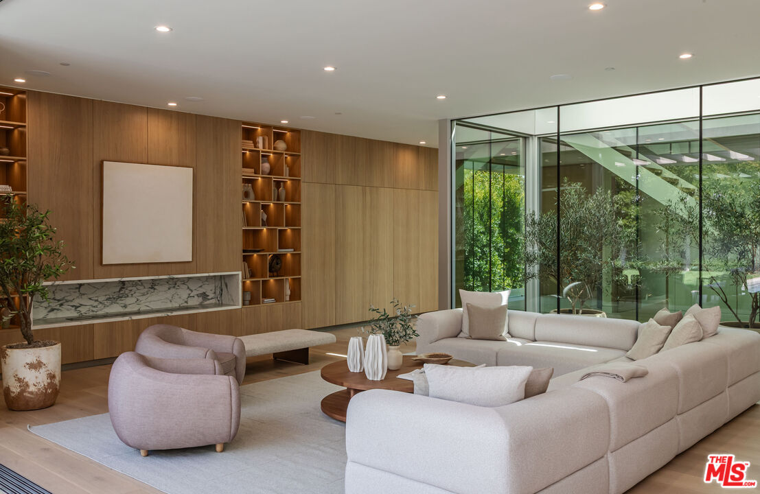 a brand new warm contemporary