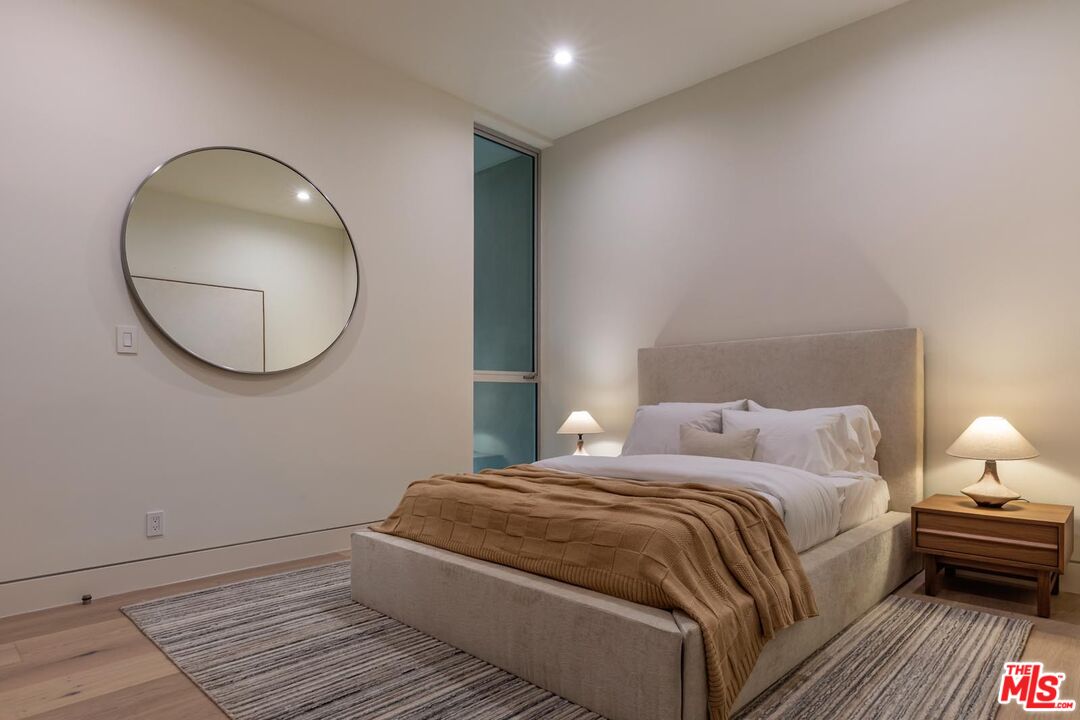 a brand new warm contemporary
