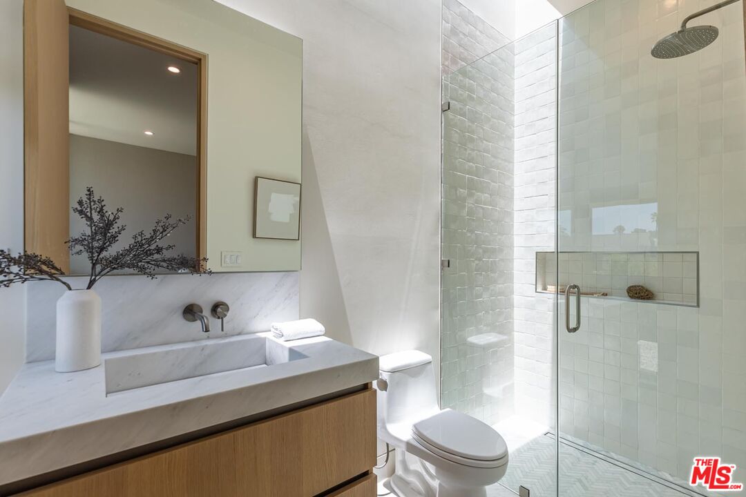 a brand new warm contemporary